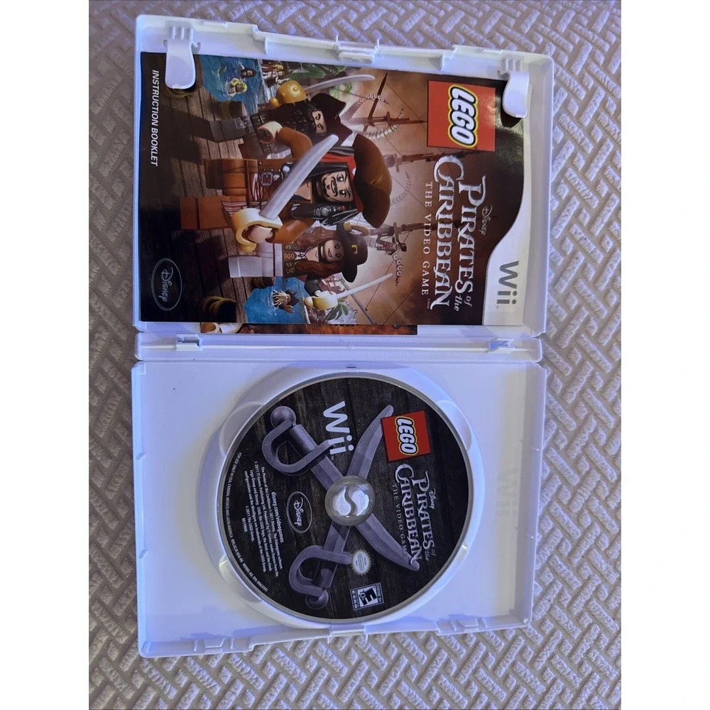 LEGO Pirates of the Caribbean The Video Game (Nintendo Wii 2011) With Manual